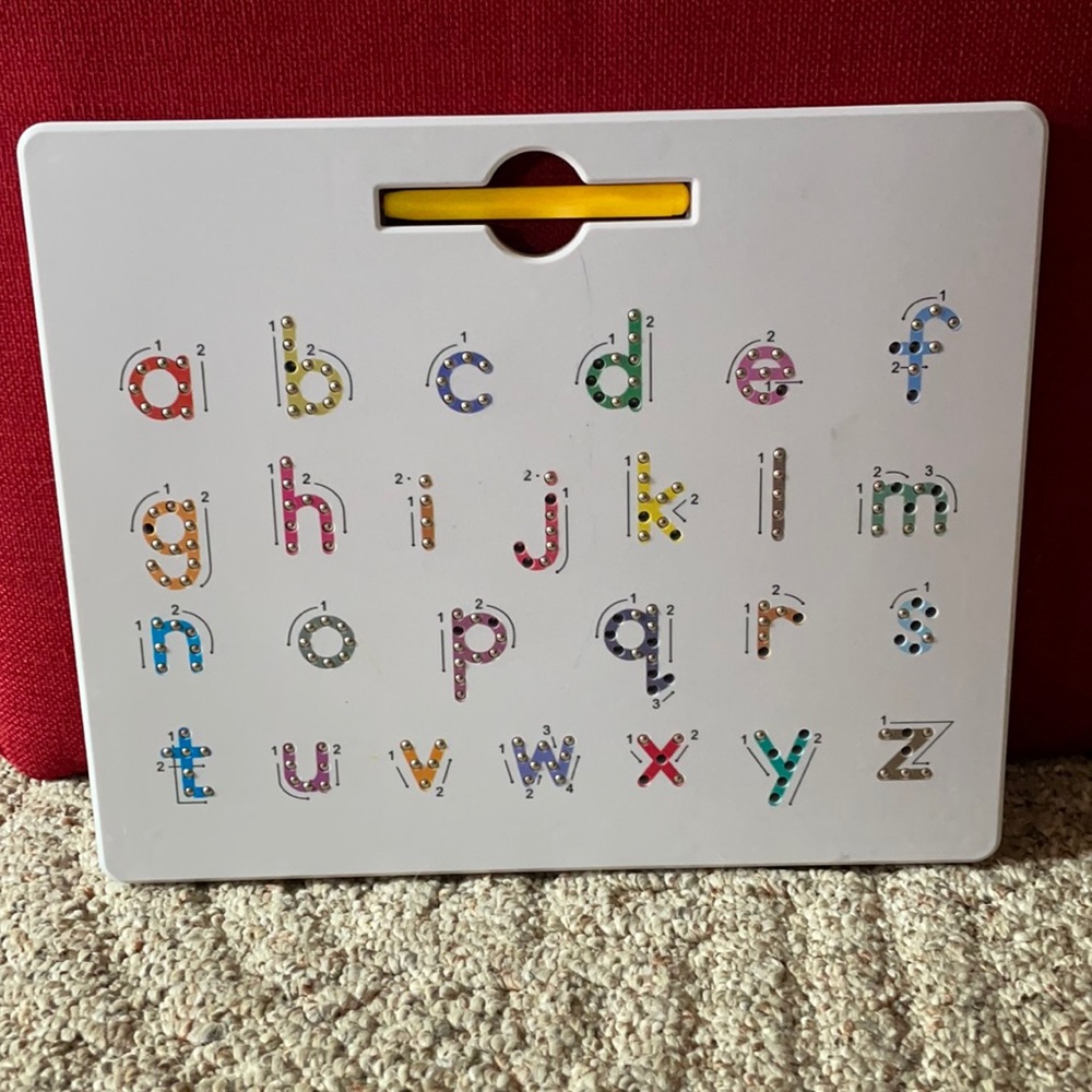 Magnetic letter tracing board